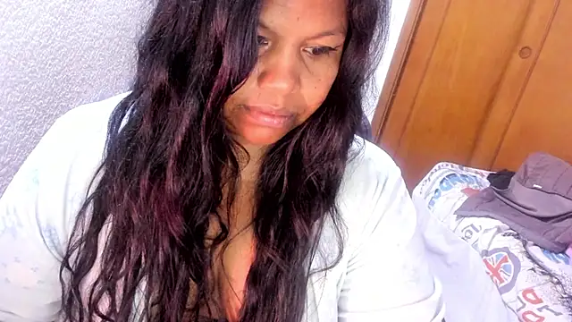 Snapshot of ebonycamelia chatting on April 15, 2026, 4:29 am ebonycamelia online show from April 15, 2026, 4:29 am