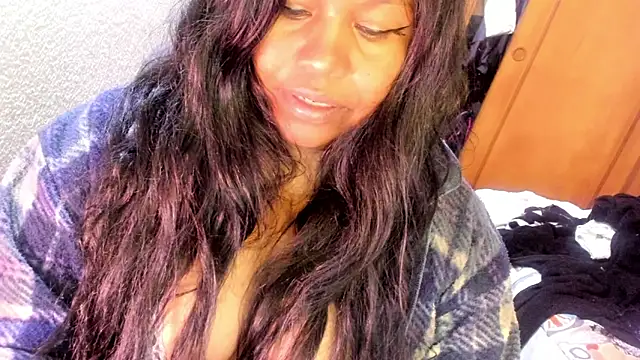 Snapshot of ebonycamelia chatting on April 15, 2026, 5:39 pm ebonycamelia online show from April 15, 2026, 5:39 pm