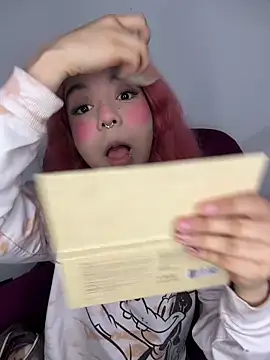 Valen-Foxx1 online show from April 12, 2026, 5:44 am