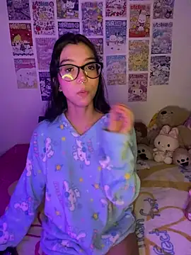 Snapshot of Valen-Foxx1 chatting on December 19, 2025, 6:16 am Valen-Foxx1 online show from December 19, 2025, 6:16 am