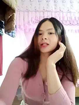 quynhquynh  online show from January 8, 2026, 5:24 am