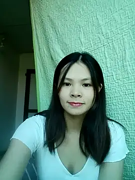 Snapshot of quynhquynh_ chatting on November 23, 2025, 6:23 am quynhquynh online show from November 23, 2025, 6:23 am