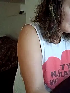 whitecream88 online show from November 30, 2025, 3:35 pm