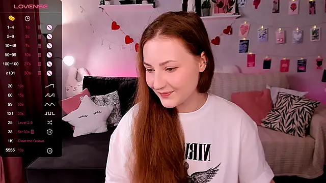 Snapshot of velvet_cherry_ chatting on May 6, 2026, 8:51 am velvet cherry online show from May 6, 2026, 8:51 am