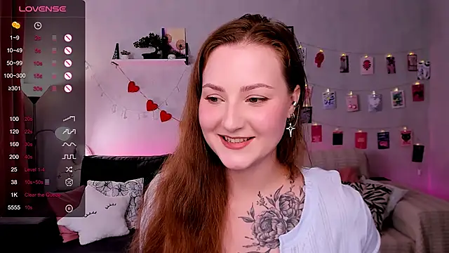 Snapshot of velvet_cherry_ chatting on May 28, 2026, 8:44 am velvet cherry online show from May 28, 2026, 8:44 am