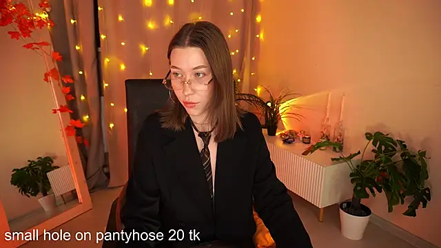 AnnetteLane online show from November 20, 2025, 5:52 am