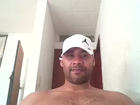 musclehetero online show from May 5, 2026, 8:45 pm