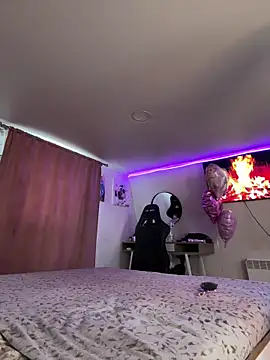 Snapshot of -MaybeBaby- chatting on March 27, 2026, 7:28 am -MaybeBaby- online show from March 27, 2026, 7:28 am