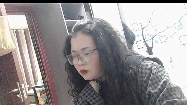 Huahua3187 online show from November 25, 2025, 12:49 pm