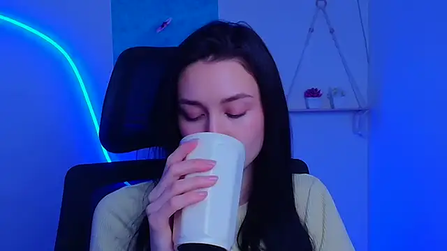 Snapshot of Stella_XO chatting on December 15, 2025, 6:30 am Stella XO online show from December 15, 2025, 6:30 am