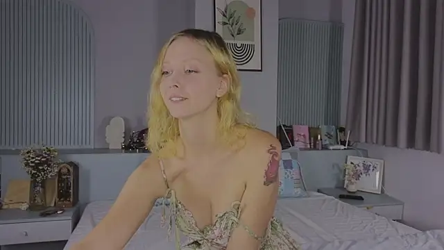 Snapshot of cassie_miu chatting on December 1, 2025, 3:29 am cassie miu online show from December 1, 2025, 3:29 am