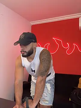 Snapshot of Mike_savage3 chatting on April 4, 2026, 12:12 pm Mike savage3 online show from April 4, 2026, 12:12 pm