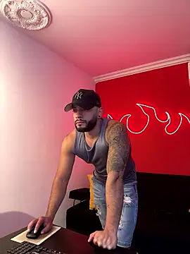 Snapshot of Mike_savage3 chatting on January 14, 2026, 12:20 pm Mike savage3 online show from January 14, 2026, 12:20 pm