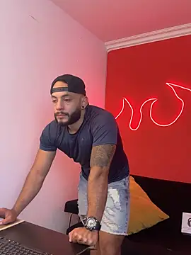 Snapshot of Mike_savage3 chatting on March 7, 2026, 12:43 pm Mike savage3 online show from March 7, 2026, 12:43 pm