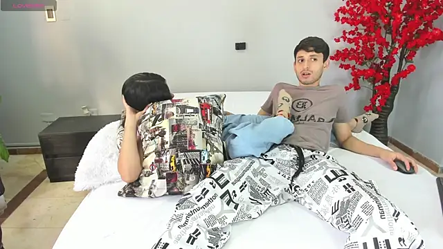 Snapshot of dracke_and_zara chatting on January 16, 2026, 1:26 pm dracke and zara online show from January 16, 2026, 1:26 pm