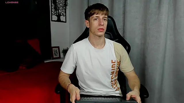 Snapshot of Ostin_Saints chatting on November 27, 2025, 12:16 pm Ostin Saints online show from November 27, 2025, 12:16 pm