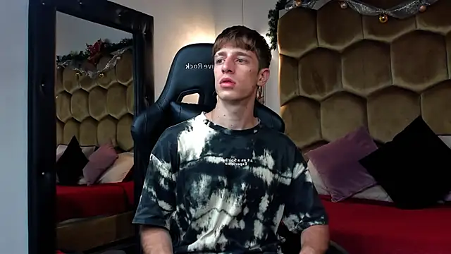 Snapshot of Ostin_Saints chatting on December 3, 2025, 12:37 pm Ostin Saints online show from December 3, 2025, 12:37 pm