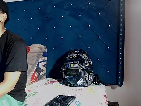 Snapshot of crissex3 chatting on March 31, 2026, 1:24 pm crissex3 online show from March 31, 2026, 1:24 pm