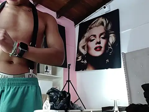 Snapshot of crissex3 chatting on February 16, 2026, 2:16 pm crissex3 online show from February 16, 2026, 2:16 pm