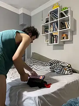 italianbaby001 online show from February 7, 2026, 3:20 pm