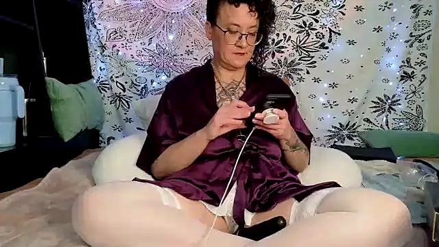 Snapshot of sareberr420 chatting on May 30, 2026, 2:34 pm sareberr420 online show from May 30, 2026, 2:34 pm
