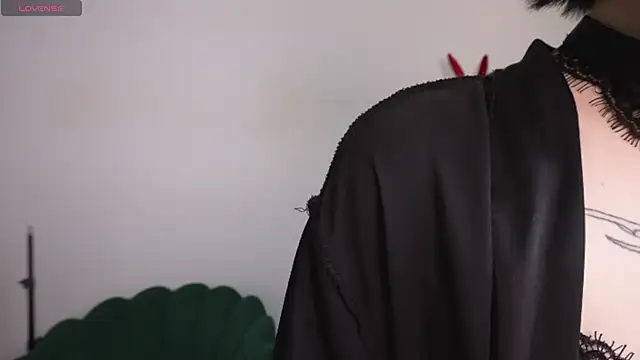 Snapshot of LucyKitty_ chatting on December 15, 2025, 12:44 pm LucyKitty online show from December 15, 2025, 12:44 pm