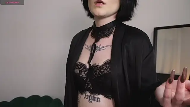 Snapshot of LucyKitty_ chatting on December 14, 2025, 12:33 pm LucyKitty online show from December 14, 2025, 12:33 pm