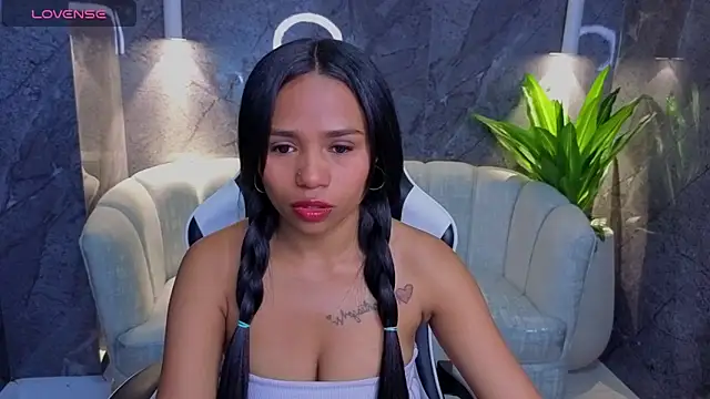 Sofia Tx  online show from November 24, 2025, 12:49 pm