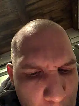 Snapshot of Spielzeugtwink chatting on November 28, 2025, 10:32 pm Spielzeugtwink online show from November 28, 2025, 10:32 pm