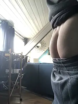 Snapshot of Spielzeugtwink chatting on February 15, 2026, 2:05 pm Spielzeugtwink online show from February 15, 2026, 2:05 pm