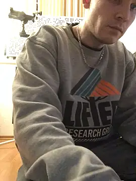 Snapshot of Spielzeugtwink chatting on January 15, 2026, 12:47 am Spielzeugtwink online show from January 15, 2026, 12:47 am