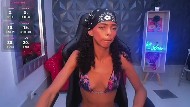 becky lynch 102 online show from November 27, 2025, 5:13 pm