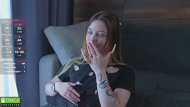 Snapshot of EmilieLong chatting on April 11, 2026, 7:45 am EmilieLong online show from April 11, 2026, 7:45 am