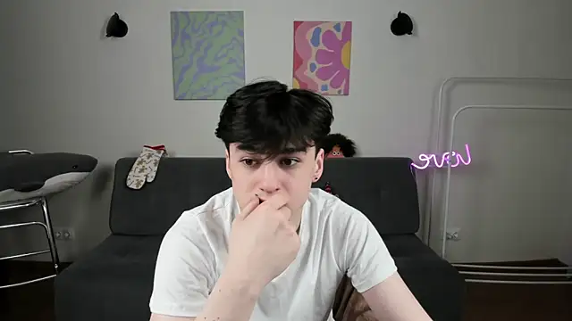 Snapshot of kevinhunter_ chatting on December 2, 2025, 3:36 pm kevinhunter online show from December 2, 2025, 3:36 pm