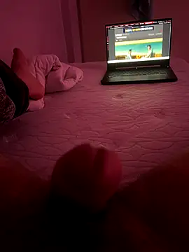 Snapshot of darknebula80 chatting on December 14, 2025, 9:53 pm darknebula80 online show from December 14, 2025, 9:53 pm