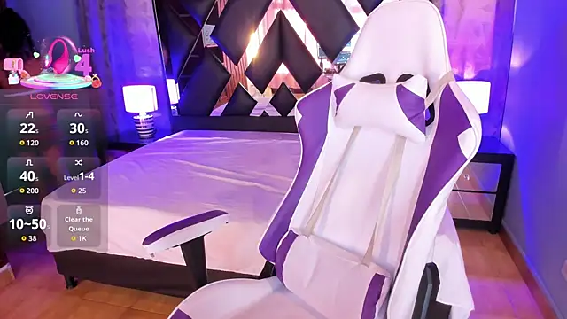 Kittyy Bigboobs online show from November 19, 2025, 7:14 pm