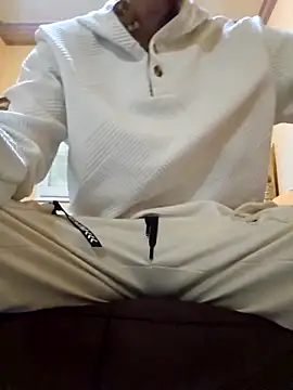 Snapshot of CDY74 chatting on December 19, 2025, 9:28 pm CDY74 online show from December 19, 2025, 9:28 pm