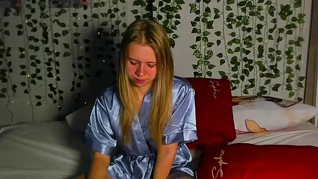 Cute Beautiful Princess online show from November 30, 2025, 8:09 pm