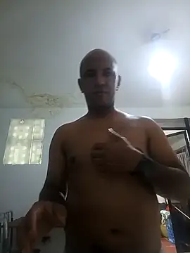 Snapshot of Carajito16 chatting on December 17, 2025, 2:44 pm Carajito16 online show from December 17, 2025, 2:44 pm