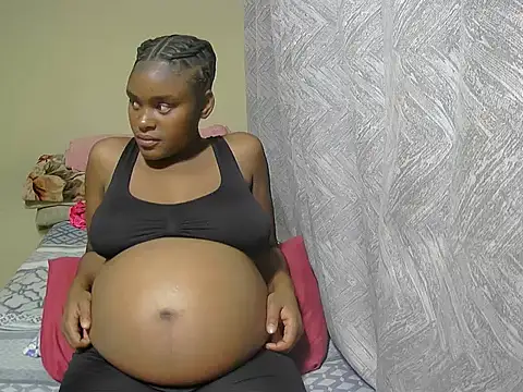 Snapshot of PregiiCaramellxx chatting on November 19, 2025, 8:09 pm PregiiCaramellxx online show from November 19, 2025, 8:09 pm