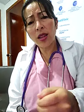 JustSamantha  online show from April 6, 2026, 11:11 am