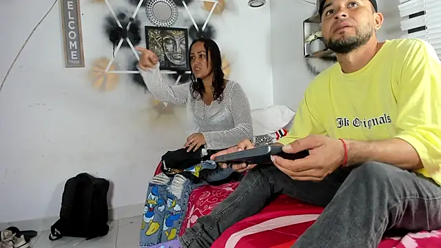 Snapshot of StephaniaAndRandy chatting on November 29, 2025, 5:57 pm StephaniaAndRandy online show from November 29, 2025, 5:57 pm