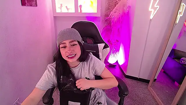 Snapshot of vallolett chatting on February 7, 2026, 11:13 pm vallolett online show from February 7, 2026, 11:13 pm