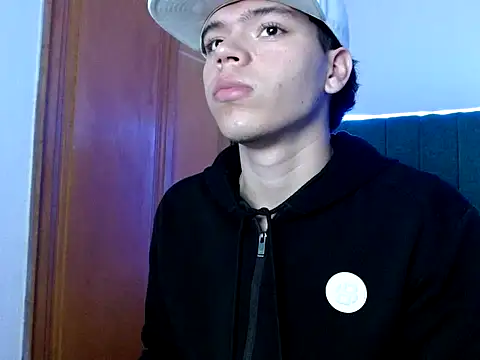 Snapshot of Lincon_Ale chatting on December 5, 2025, 9:01 pm Lincon Ale online show from December 5, 2025, 9:01 pm