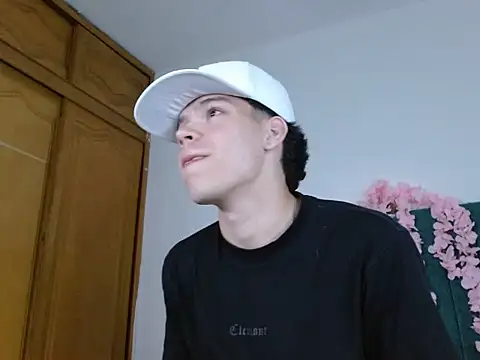 Snapshot of Lincon_Ale chatting on November 20, 2025, 6:30 pm Lincon Ale online show from November 20, 2025, 6:30 pm