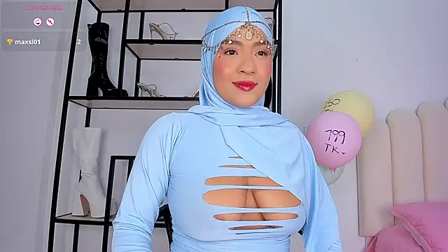 Snapshot of Amira-Zahra chatting on June 30, 2026, 10:43 pm Amira-Zahra online show from June 30, 2026, 10:43 pm