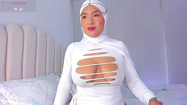 Snapshot of Amira-Zahra chatting on July 20, 2026, 10:12 pm Amira-Zahra online show from July 20, 2026, 10:12 pm