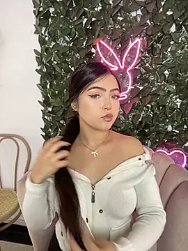 Snapshot of KyliePinkk_ chatting on November 27, 2025, 5:57 pm KyliePinkk online show from November 27, 2025, 5:57 pm