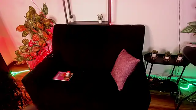 Snapshot of gummo_ chatting on February 5, 2026, 8:48 pm gummo online show from February 5, 2026, 8:48 pm