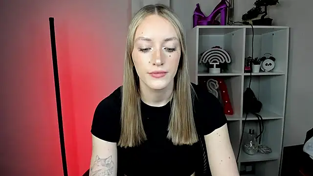 EvelynBlond online show from February 24, 2026, 1:45 pm